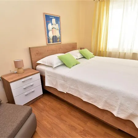 Apartament Kanjuo - With Terrace And Garden View Mlini