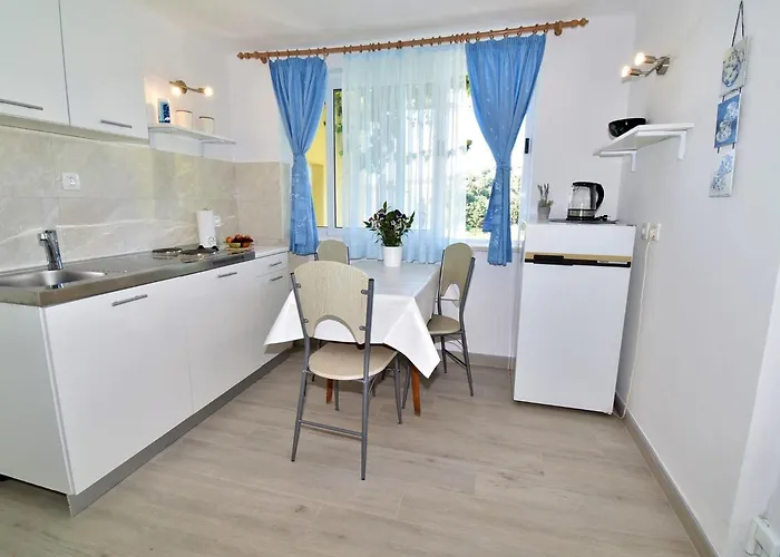 Kanjuo - With Terrace And Garden View 米利尼